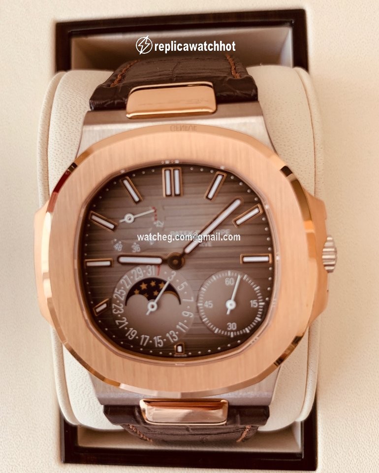 Patek Philippe Nautilus 5712GR 5