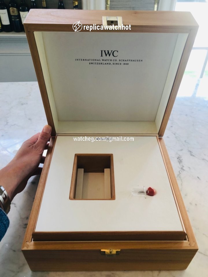 IWC Portuguese Perpetual Calendar Mens watch Unisex Automatic Rose gold IW5021 5