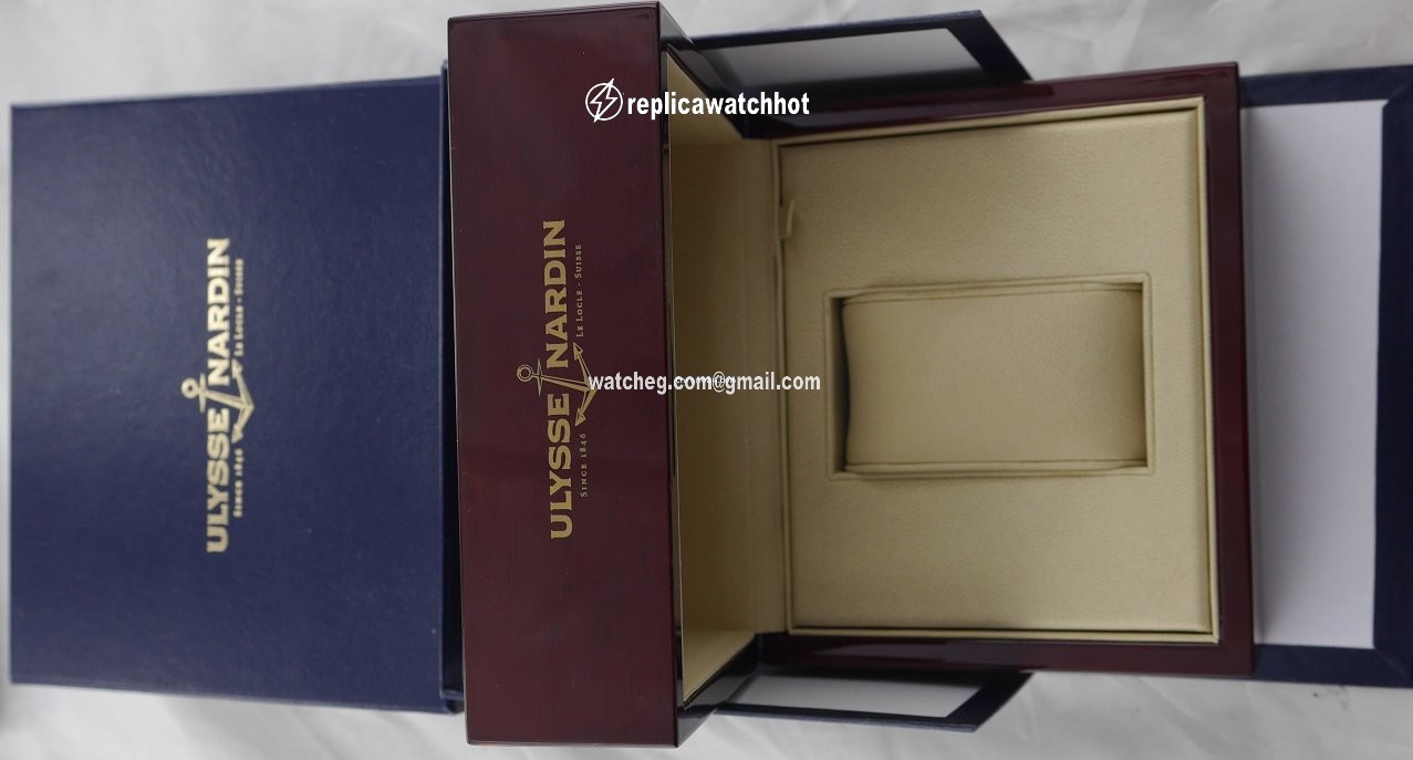 Ulysse Nardin Executive Dual Time Mens watch Unisex Automatic Rose gold 246-00 5