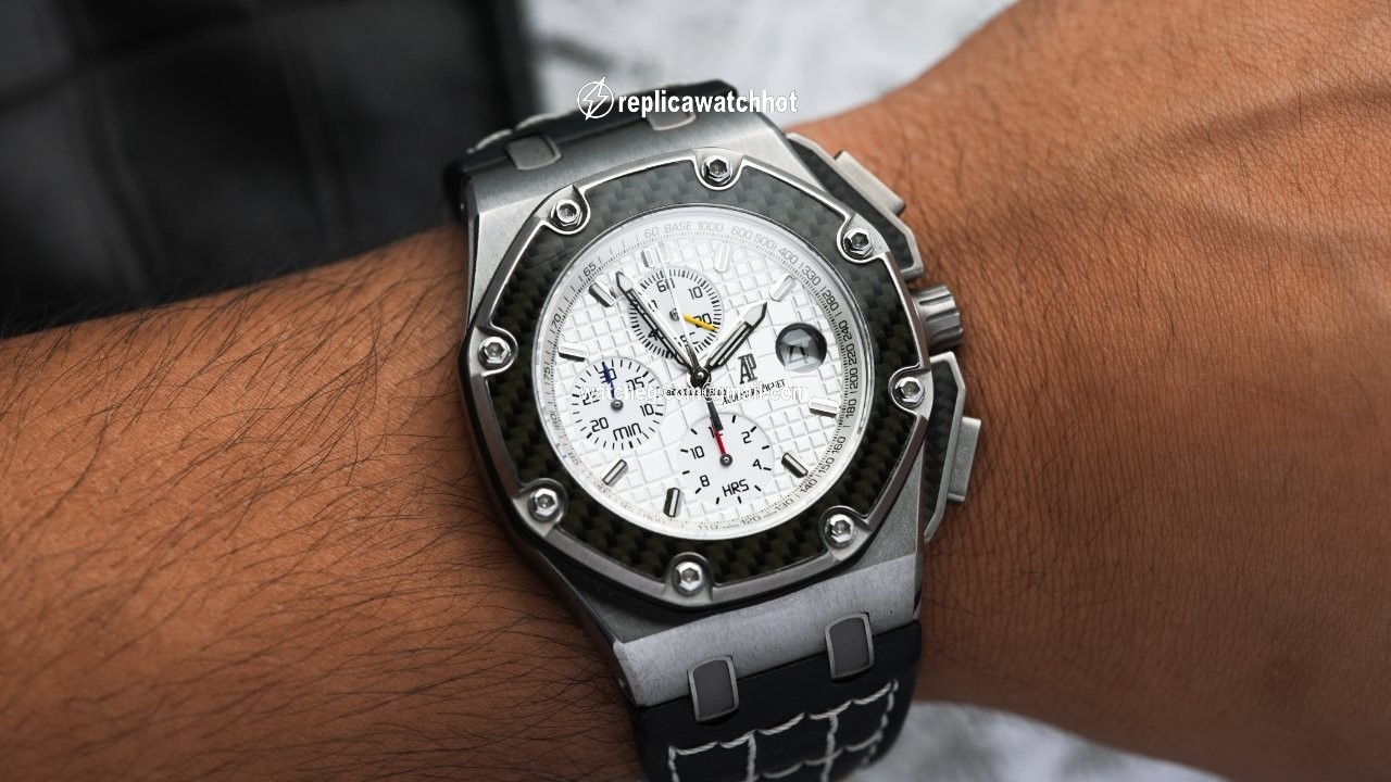 Audemars Piguet Royal Oak Offshore Chronograph Mens watch Unisex Automatic Titanium 26030IO.OO.D001IN.01 5