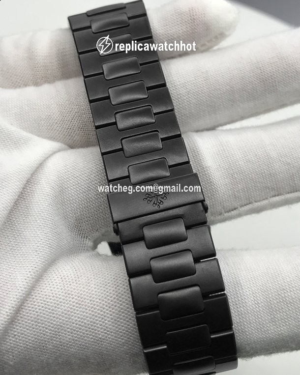 Patek Philippe Nautilus Automatic Steel 5990 5