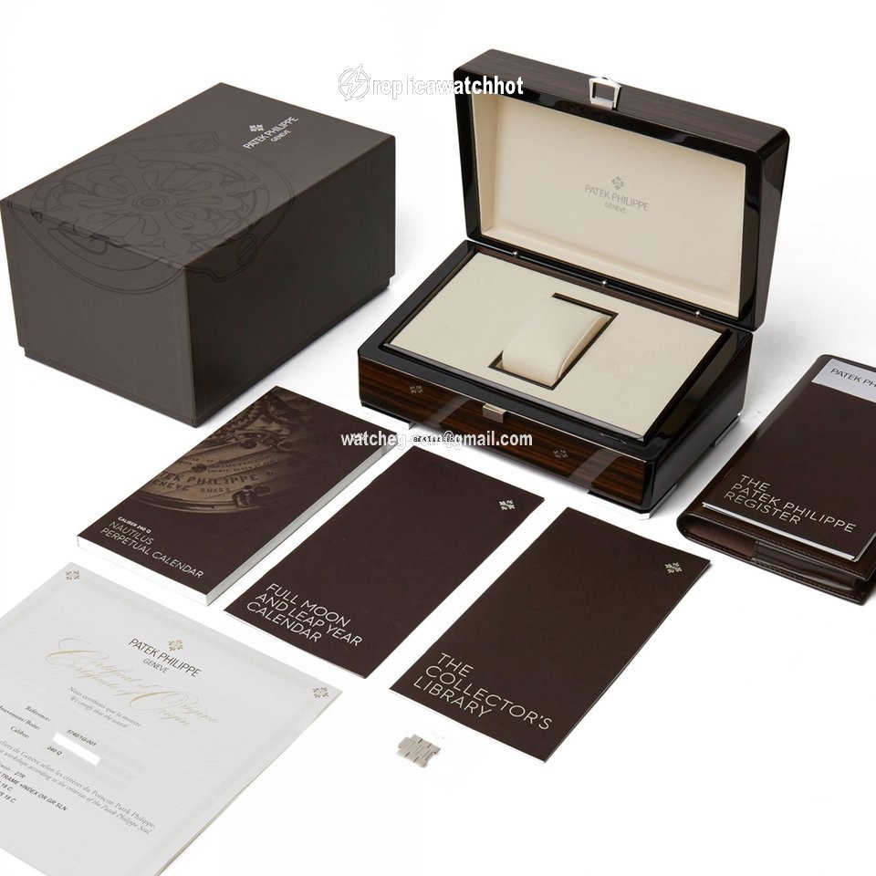 Patek Philippe Nautilus Mens watch Unisex Automatic White gold 5740G-001 5