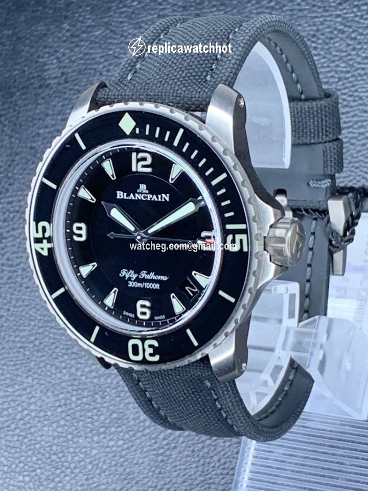 Blancpain Fifty Fathoms Mens watch Unisex Automatic Titanium 5015-12B30-B52A 5