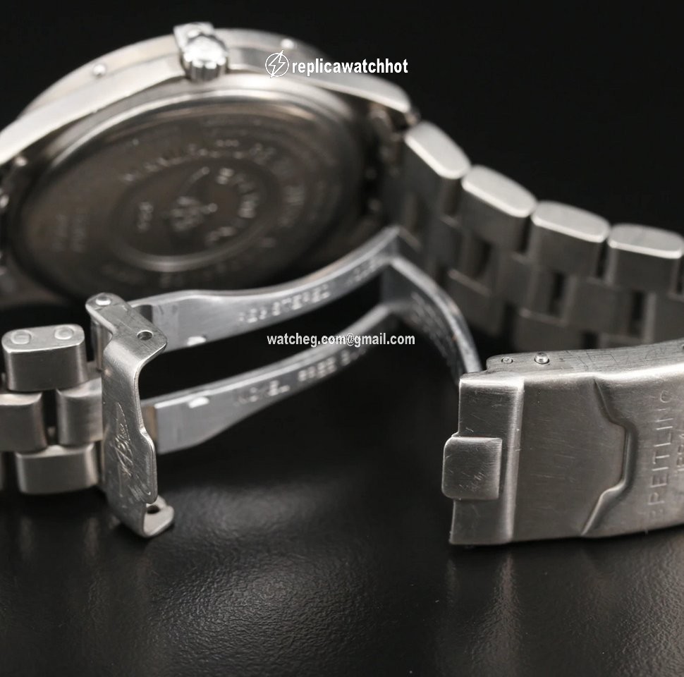 Breitling Aerospace Mens watch Unisex Quartz Titanium E65062 5