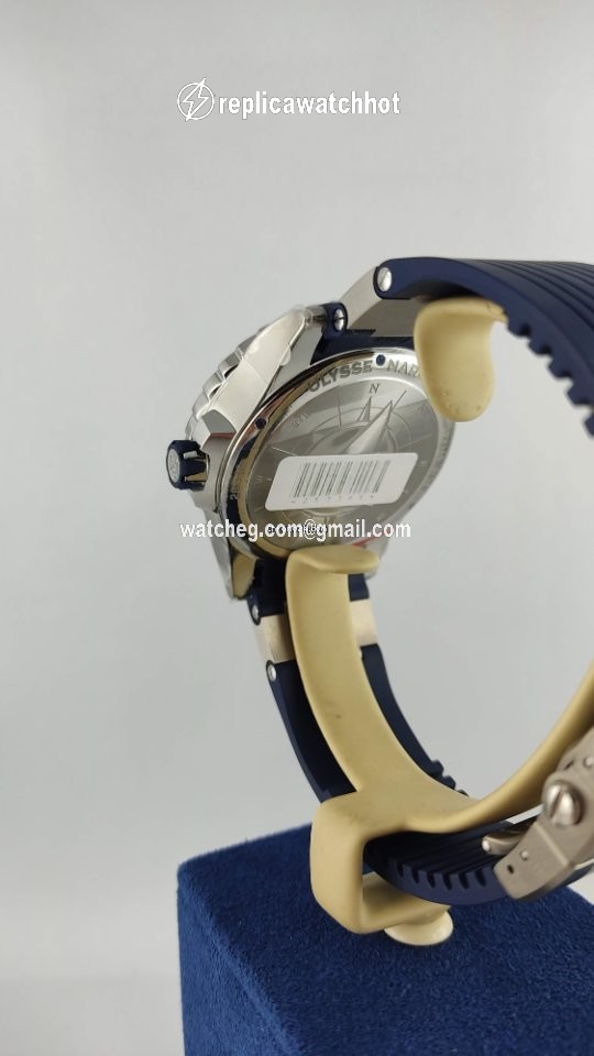Ulysse Nardin Diver Chronometer Mens watch Unisex Automatic Steel 263-10-3 93 5