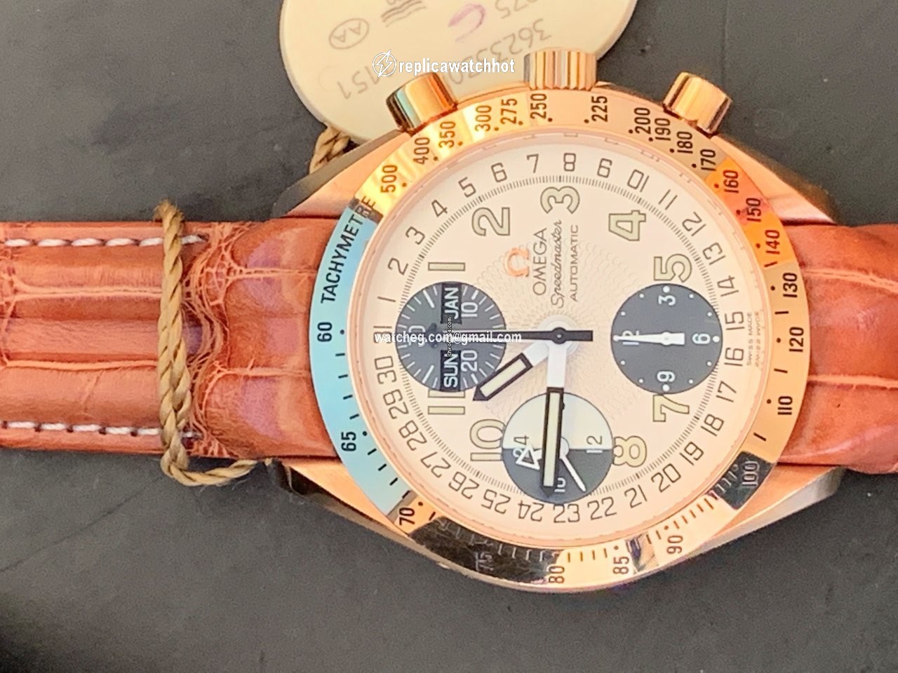 Omega Speedmaster Date Mens watch Unisex Automatic Rose gold 36233300 5