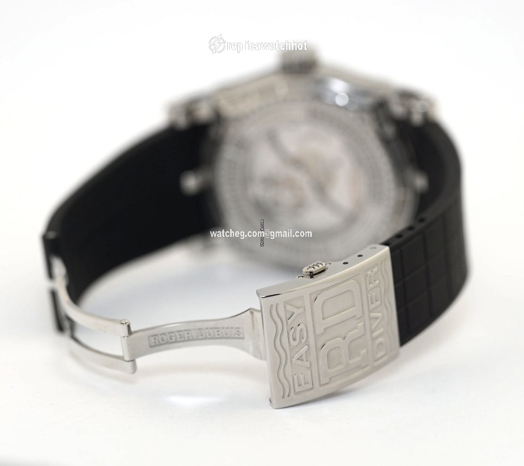 Roger Dubuis Easy Diver Mens watch Unisex Manual winding Steel SE48 02 9 0 K9.53 5