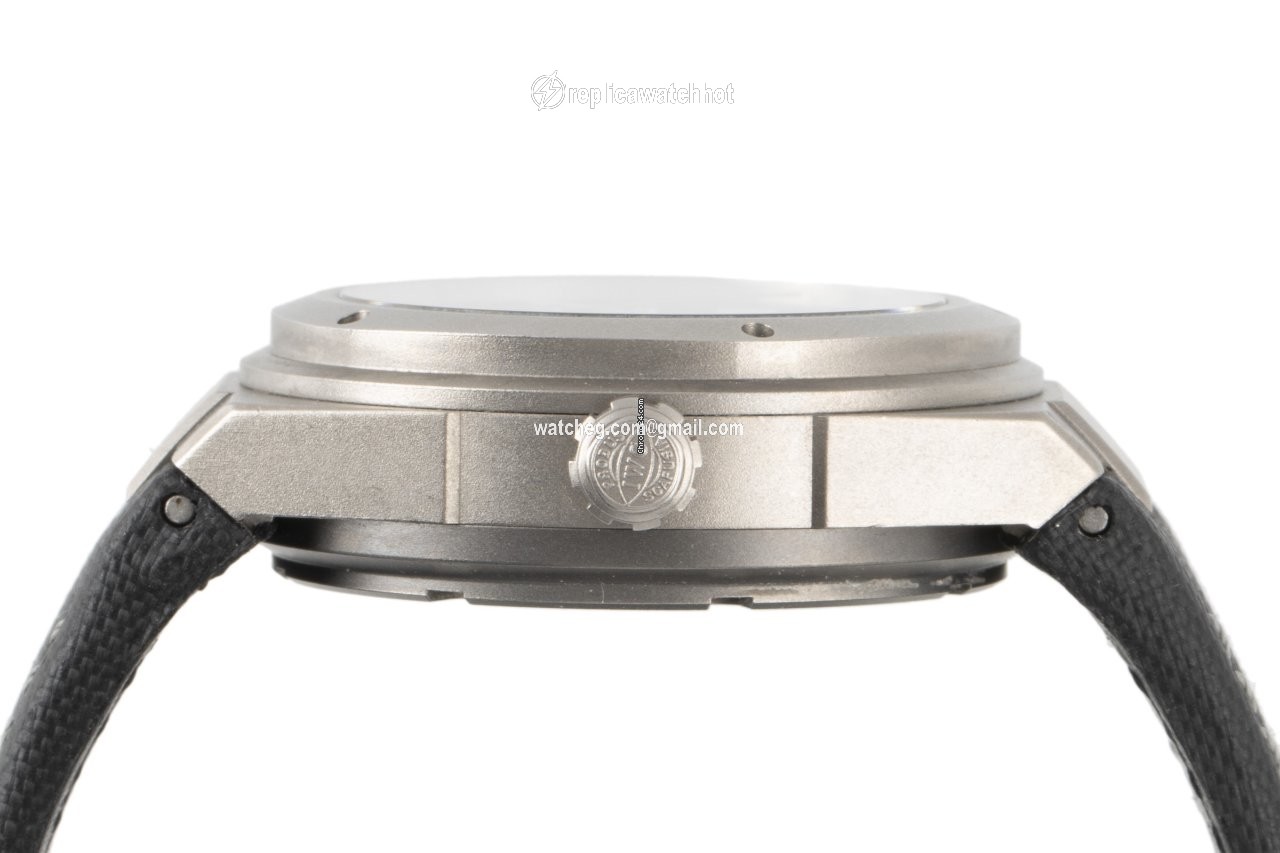 IWC Ingenieur AMG Mens watch Unisex Automatic Titanium 3227 5