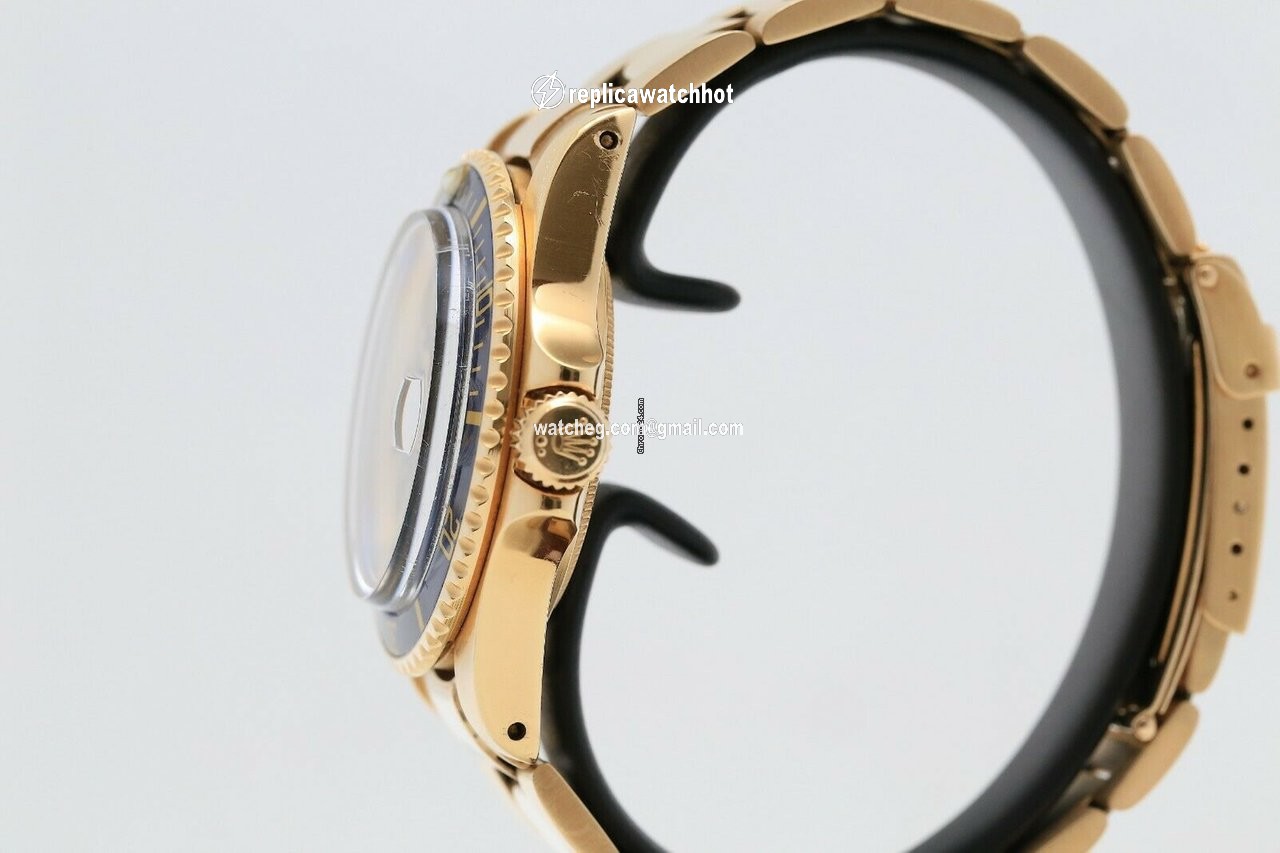 Rolex Submariner Date Yellow gold Automatic 1680 8 5