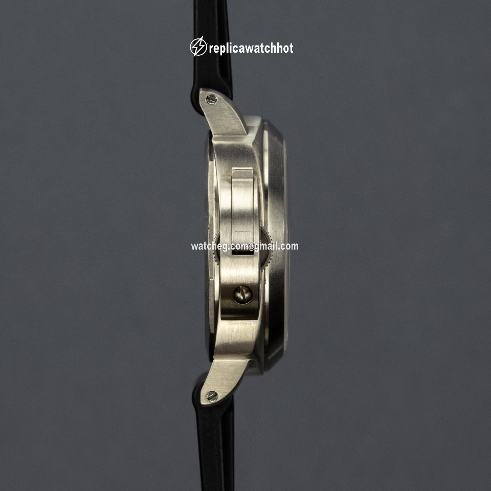 Panerai Luminor Marina Mens watch Unisex Automatic Titanium PAM 00056 5