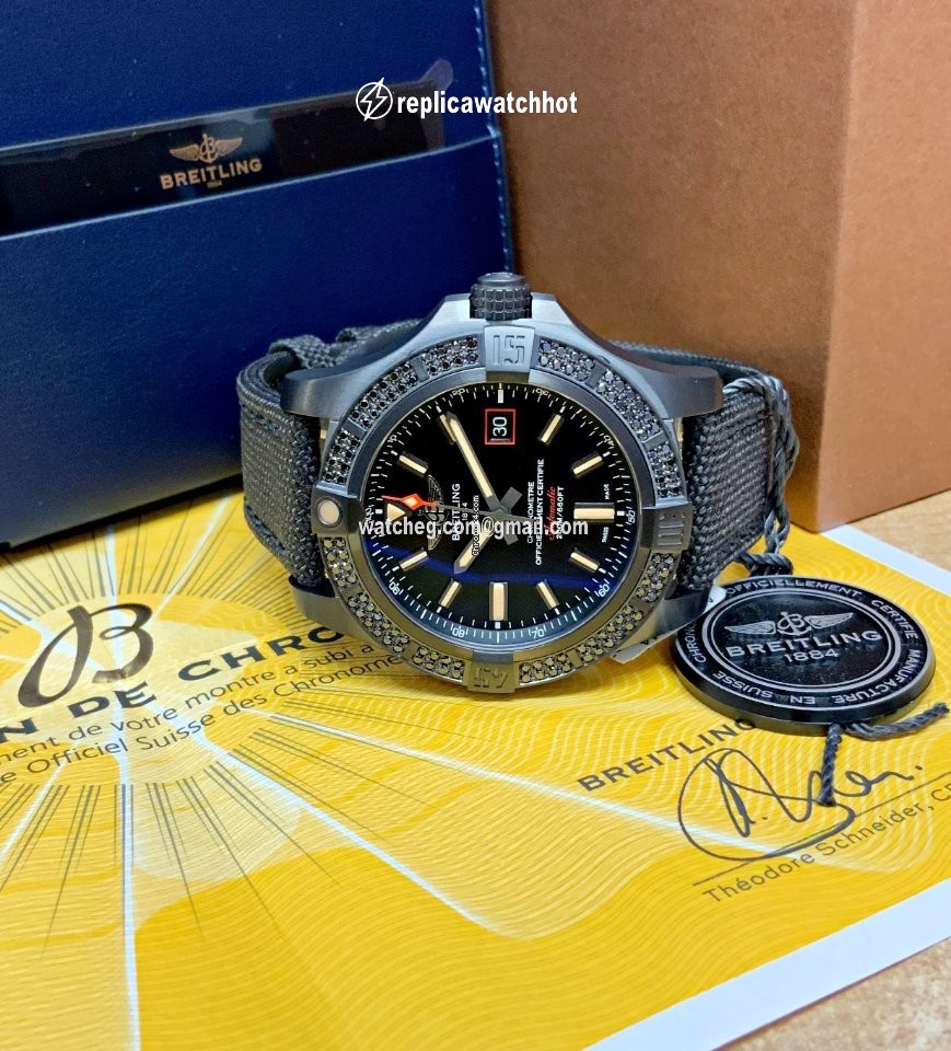 Breitling Avenger Blackbird 44 Mens watch Unisex Automatic Titanium V17311AT BD74-109W 5