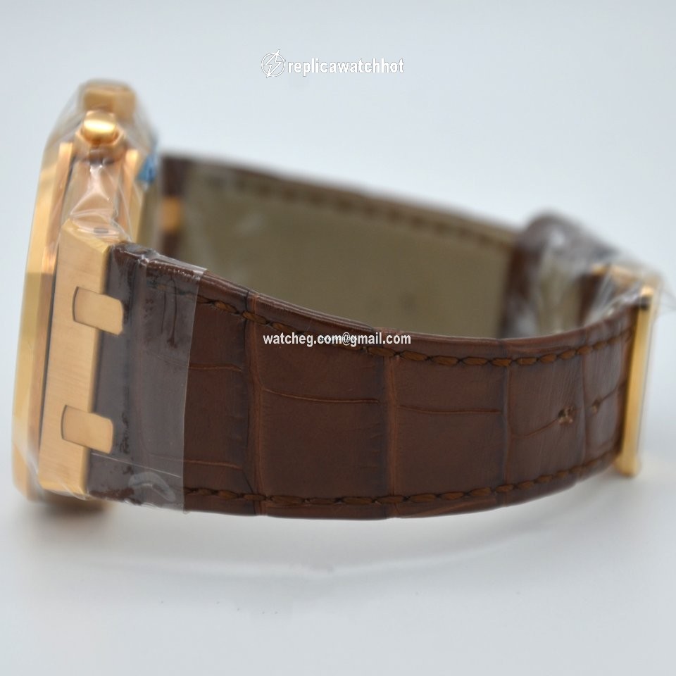 Audemars Piguet Royal Oak Chronograph Mens watch Unisex Automatic Rose gold 26320OR.OO.D088CR.01 5