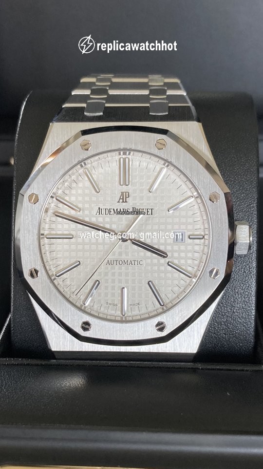Audemars Piguet Royal Oak Selfwinding Mens watch Unisex Automatic Steel 15400ST.OO.1220ST.02 5