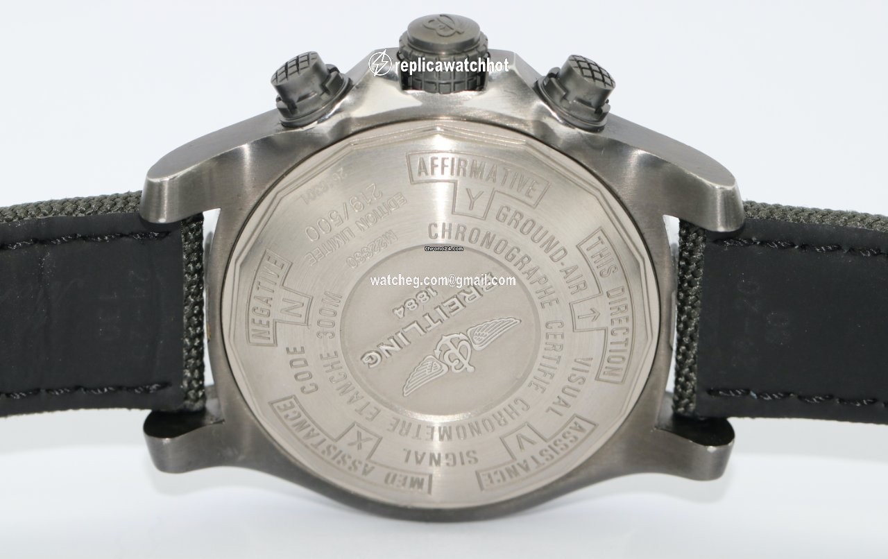 Breitling Super Avenger II Steel M2233010 5