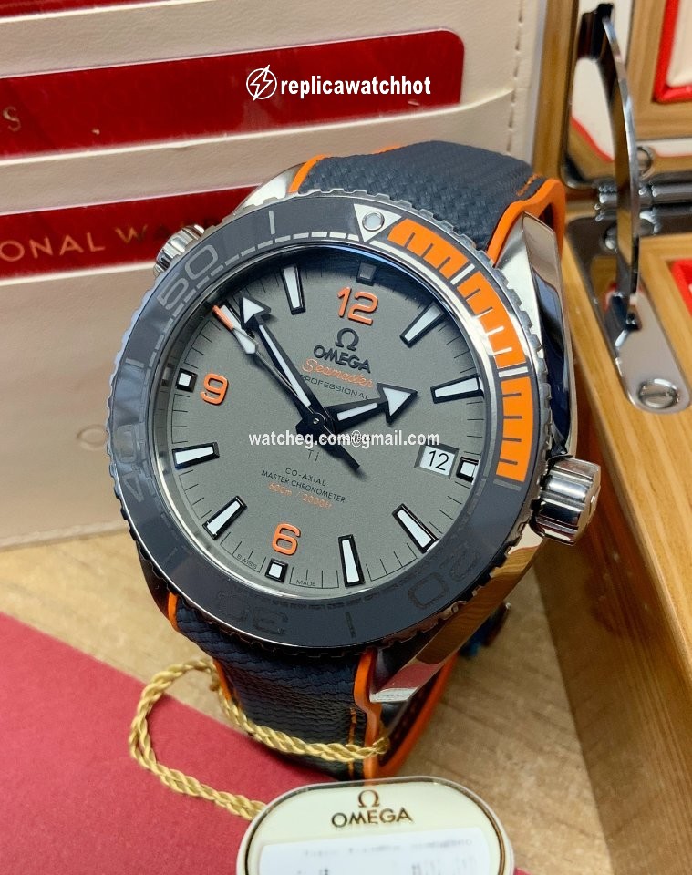 Omega Seamaster Planet Ocean Mens watch Unisex Automatic Titanium 215.92.44.21.99.001 5