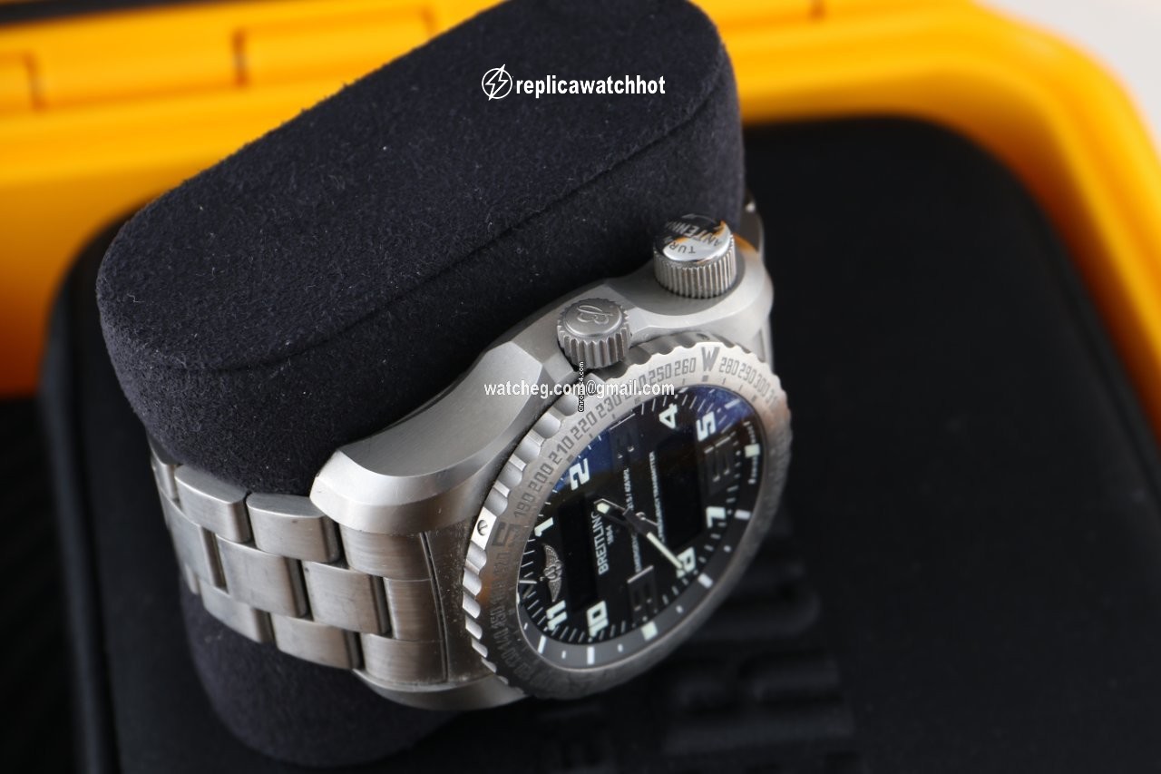 Breitling Emergency Mens watch Unisex Titanium E7632522BC02159E 5