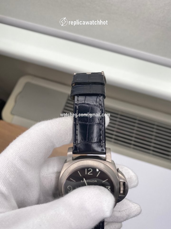 Panerai Luminor Base Mens watch Unisex Manual winding Steel PAM 00176 5