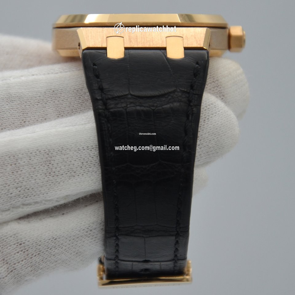 Audemars Piguet Royal Oak Selfwinding Mens watch Unisex Automatic Rose gold 15300OR.OO.D088CR.02 5