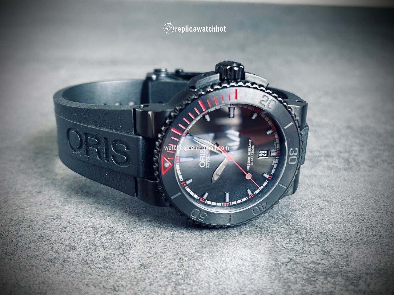 Oris El Hierro Limited Edition Mens watch Unisex Automatic Steel 01 733 7653 4783-Set RS 5