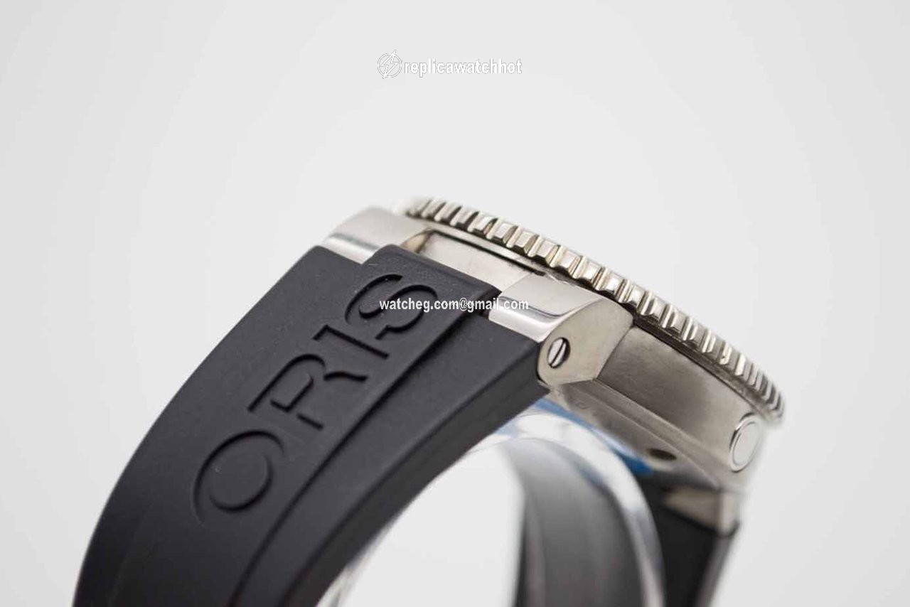 Oris Aquis Mens watch Unisex Automatic Titanium 01 643 7654 7185 5