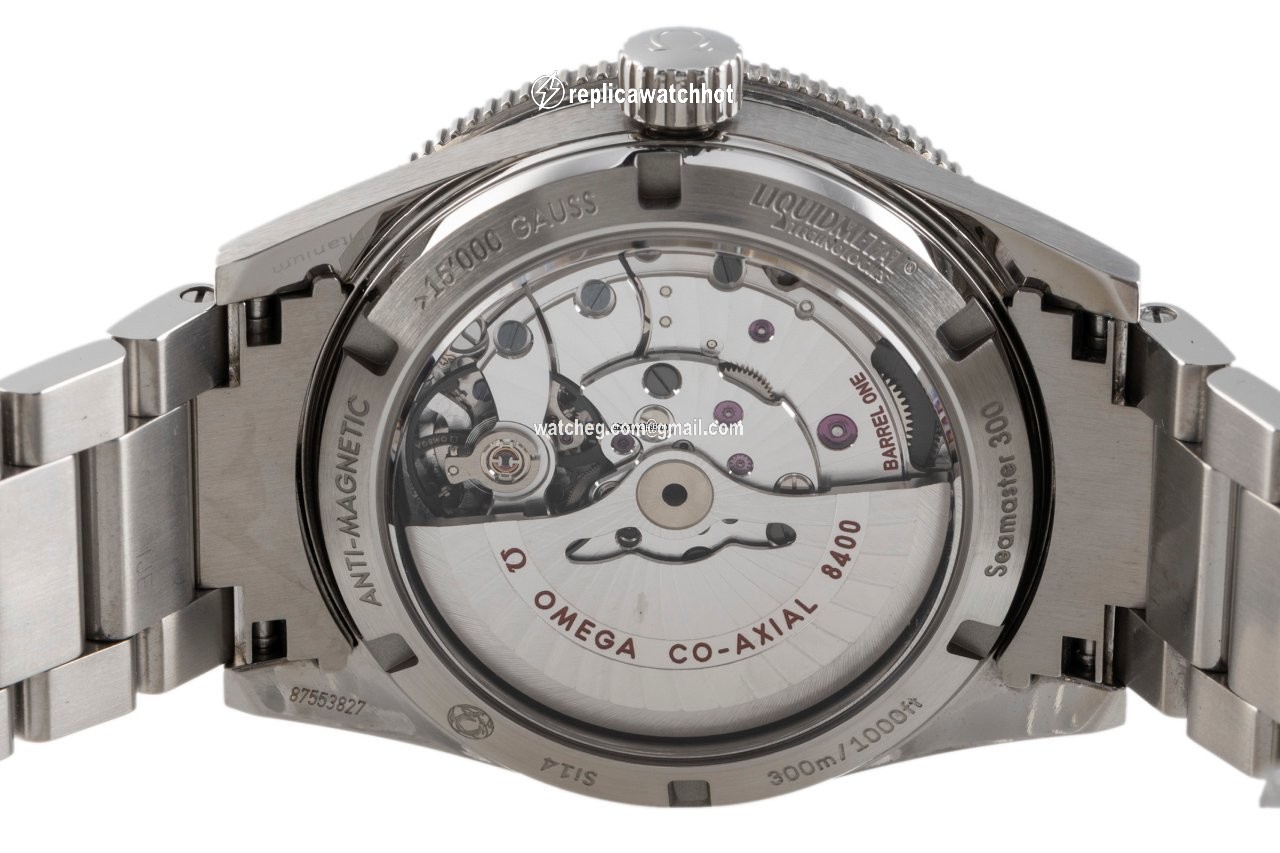Omega Seamaster 300 Mens watch Unisex Automatic Titanium 233.90.41.21.03.001 5