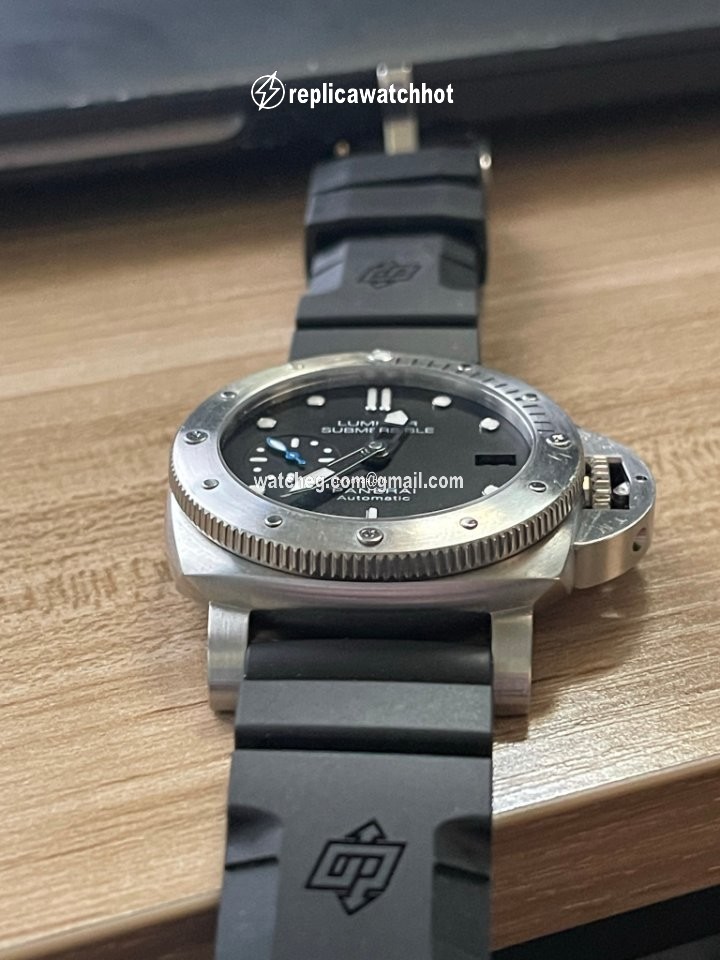 Panerai Luminor Submersible 1950 3 Days Automatic Mens watch Unisex Automatic Steel PAM 00682 5