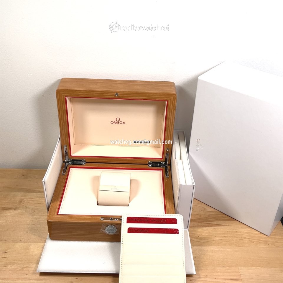 Omega Seamaster Planet Ocean Mens watch Unisex Automatic Steel 232.30.42.21.01.002 5
