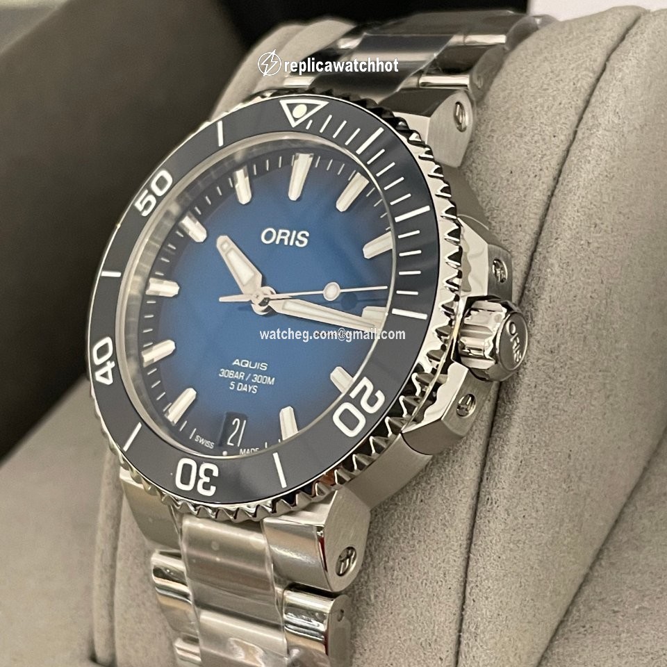 Oris Aquis Date Mens watch Unisex Automatic Steel 01 400 7769 4135-07 8 22 09PEB 5