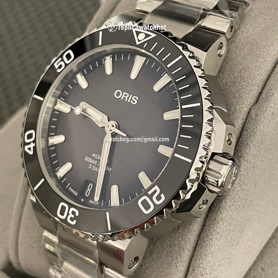 Oris Aquis Date Mens watch Unisex Automatic Steel 01 400 7769 4154 07 8 22 09PEB 5