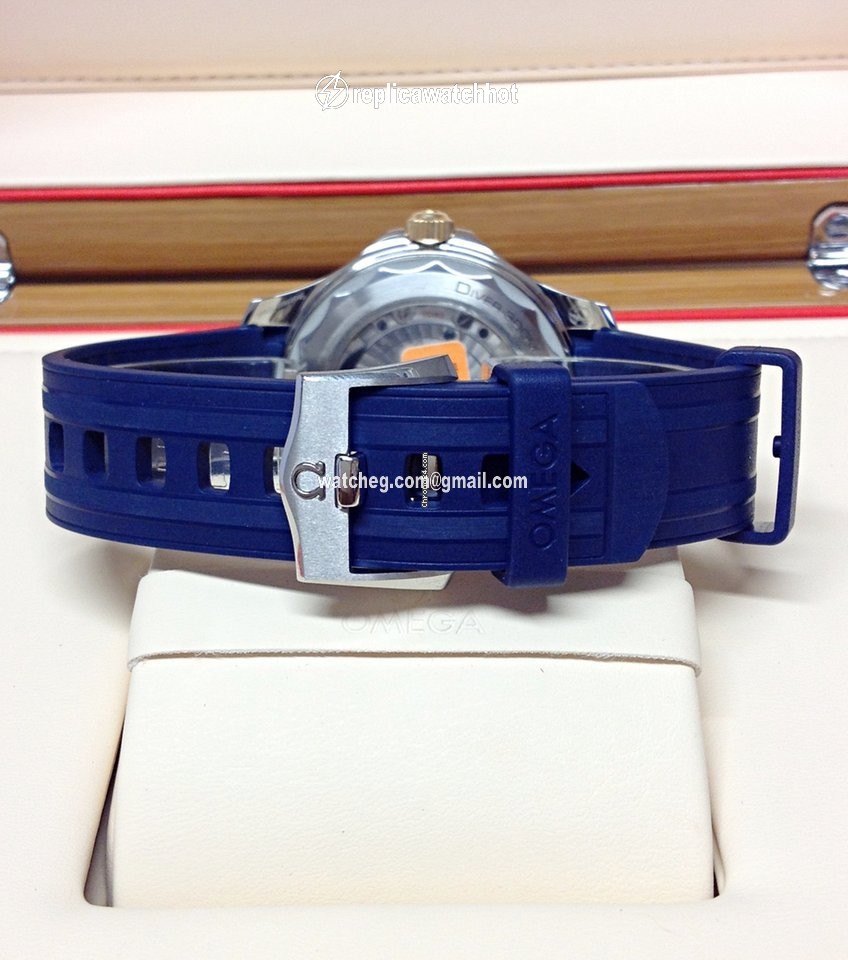 Omega Seamaster Diver 300 M Mens watch Unisex Automatic Gold Steel 210.22.42.20.03.001 5
