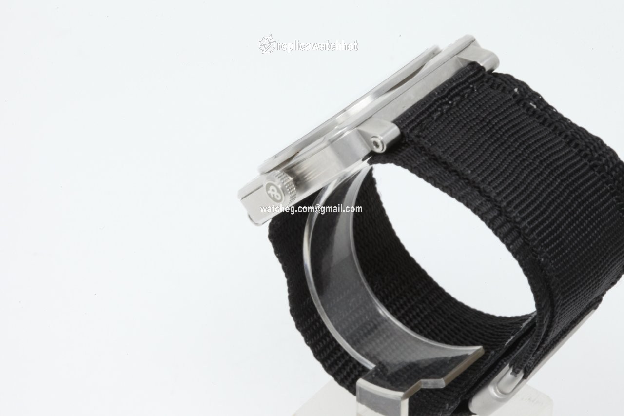 Bell & Ross BR 03-92 Steel Mens watch Unisex Automatic Steel BR0392-BLC-ST 5