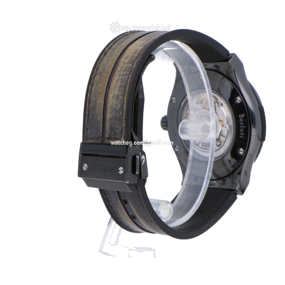 Hublot Classic Fusion 45, 42, 38, 33 mm Mens watch Unisex Automatic Ceramic 511.CM.0500.VR.BER16 5