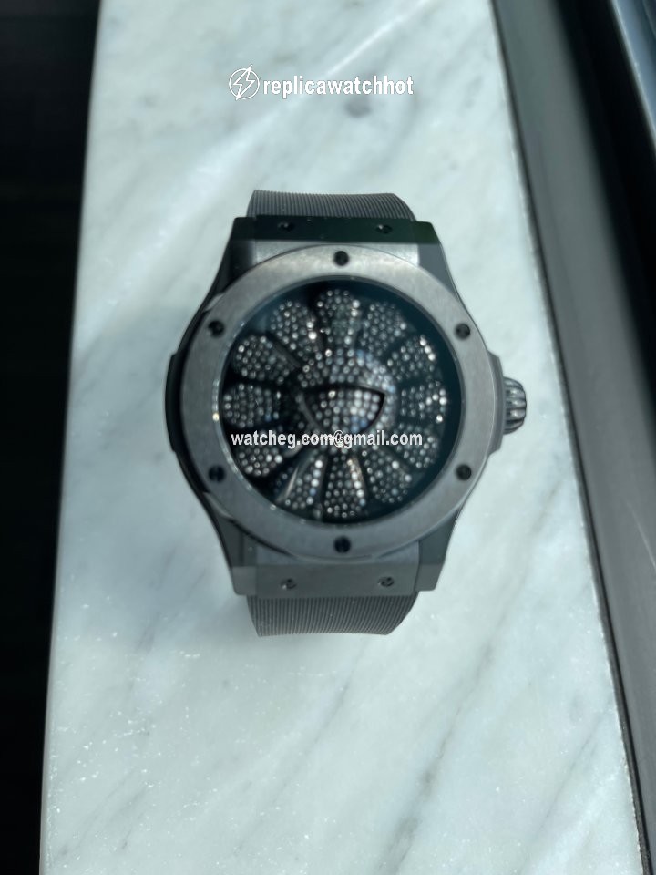 Hublot Classic Fusion 45, 42, 38, 33 mm Mens watch Unisex Automatic Ceramic 507.CX.9000.RX.TAK21 5