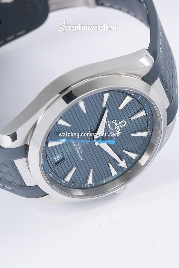Omega Seamaster Aqua Terra Mens watch Unisex Automatic Steel 220.12.41.21.03.002 5
