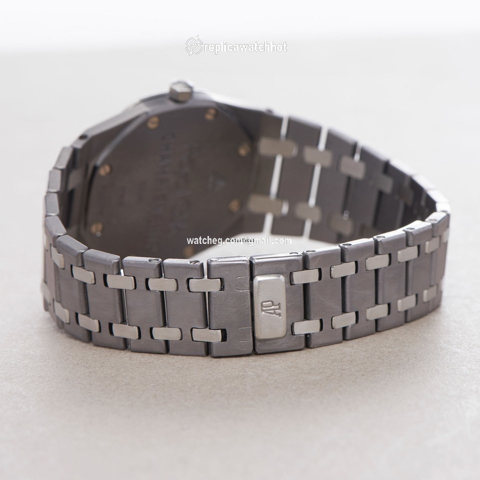 Audemars Piguet Royal Oak Mens watch Unisex Quartz Tantalum 56175TT 5
