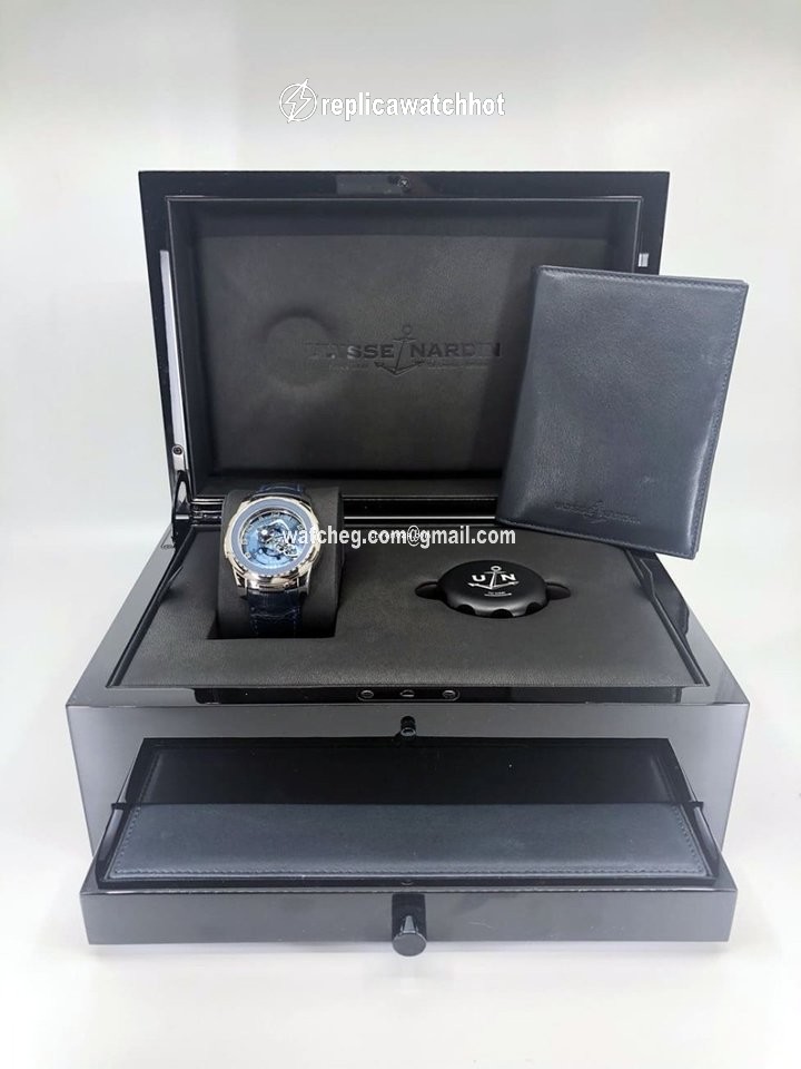 Ulysse Nardin Freak Cruiser Mens watch Unisex Manual winding White gold 2050-131 03 5
