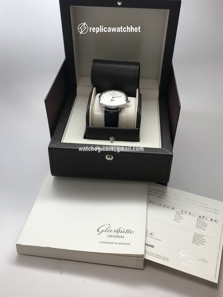 Glashtte Original Sixties Panorama Date Mens watch Unisex Automatic Steel 39-47-01-02-04 5