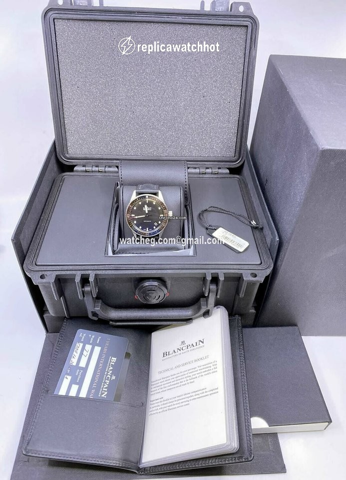 Blancpain Fifty Fathoms Bathyscaphe Mens watch Unisex Automatic Titanium 5000 1230 B52A 5