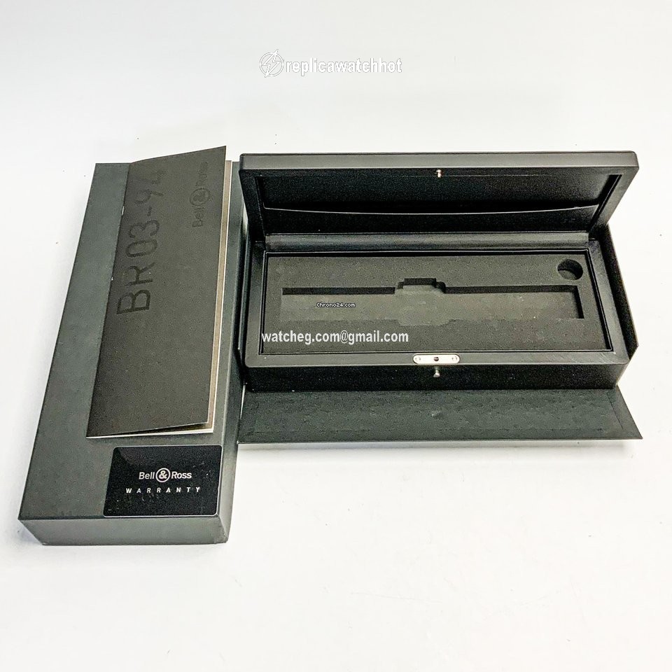 Bell & Ross BR 03-94 Chronographe Mens watch Unisex Automatic BR03-94-HERITAGE 5
