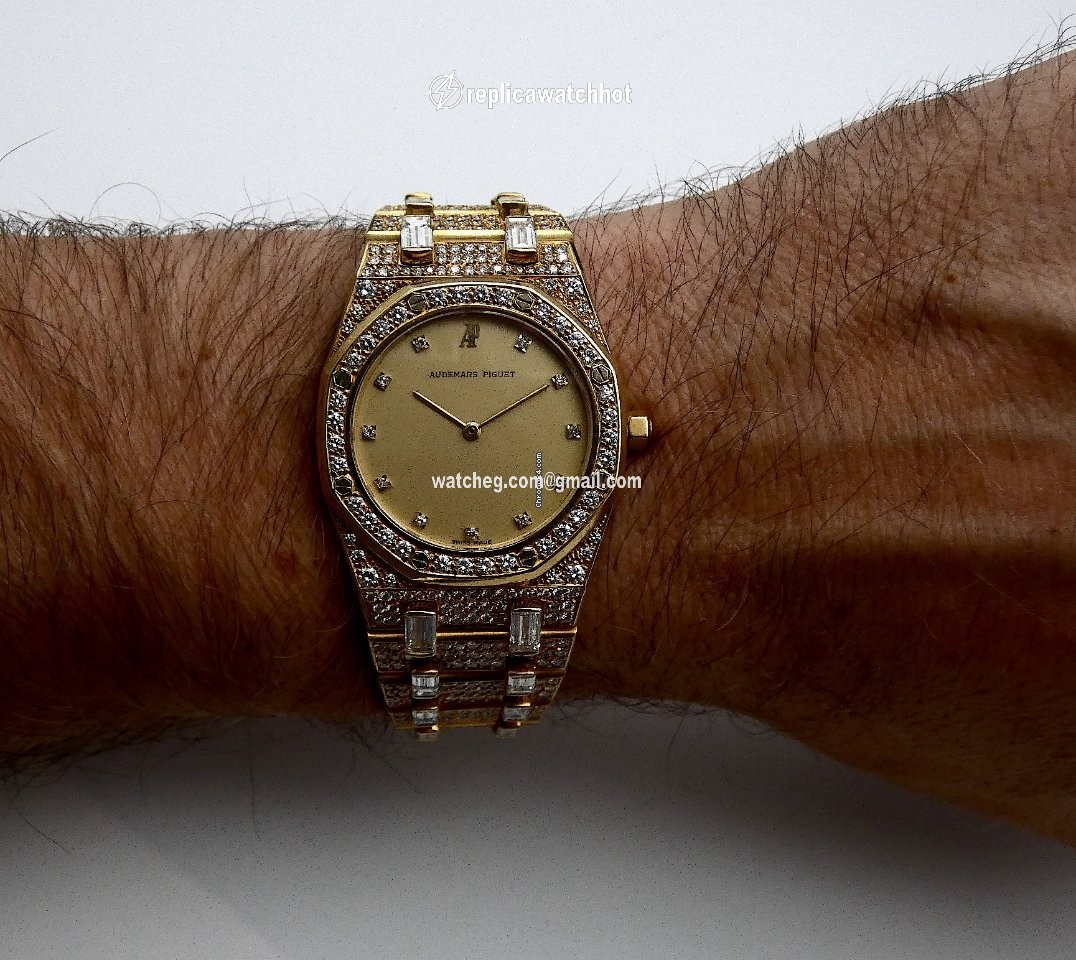 Audemars Piguet Royal Oak Mens watch Unisex Quartz Yellow gold BA56343 699 5