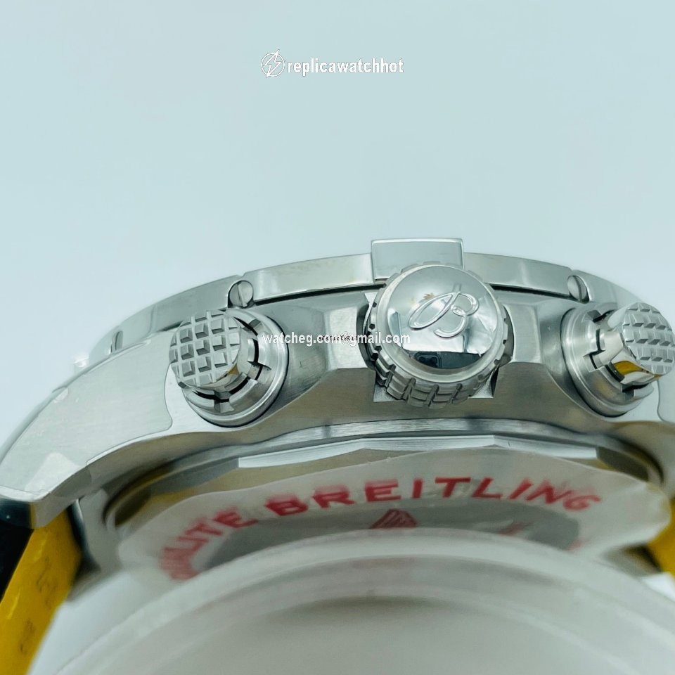 Breitling Avenger Steel A133171A1B1X1 5