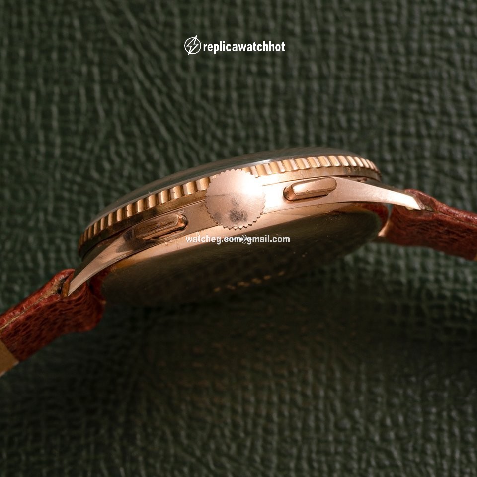 Breitling Chronomat Mens watch Unisex Manual winding Rose gold 769 5