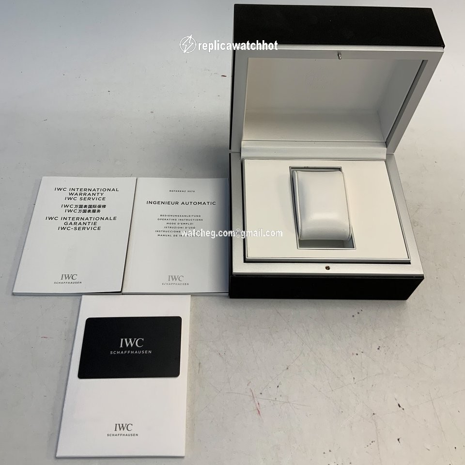 IWC Ingenieur Automatic Mens watch Unisex Automatic Steel IW3570-02 5