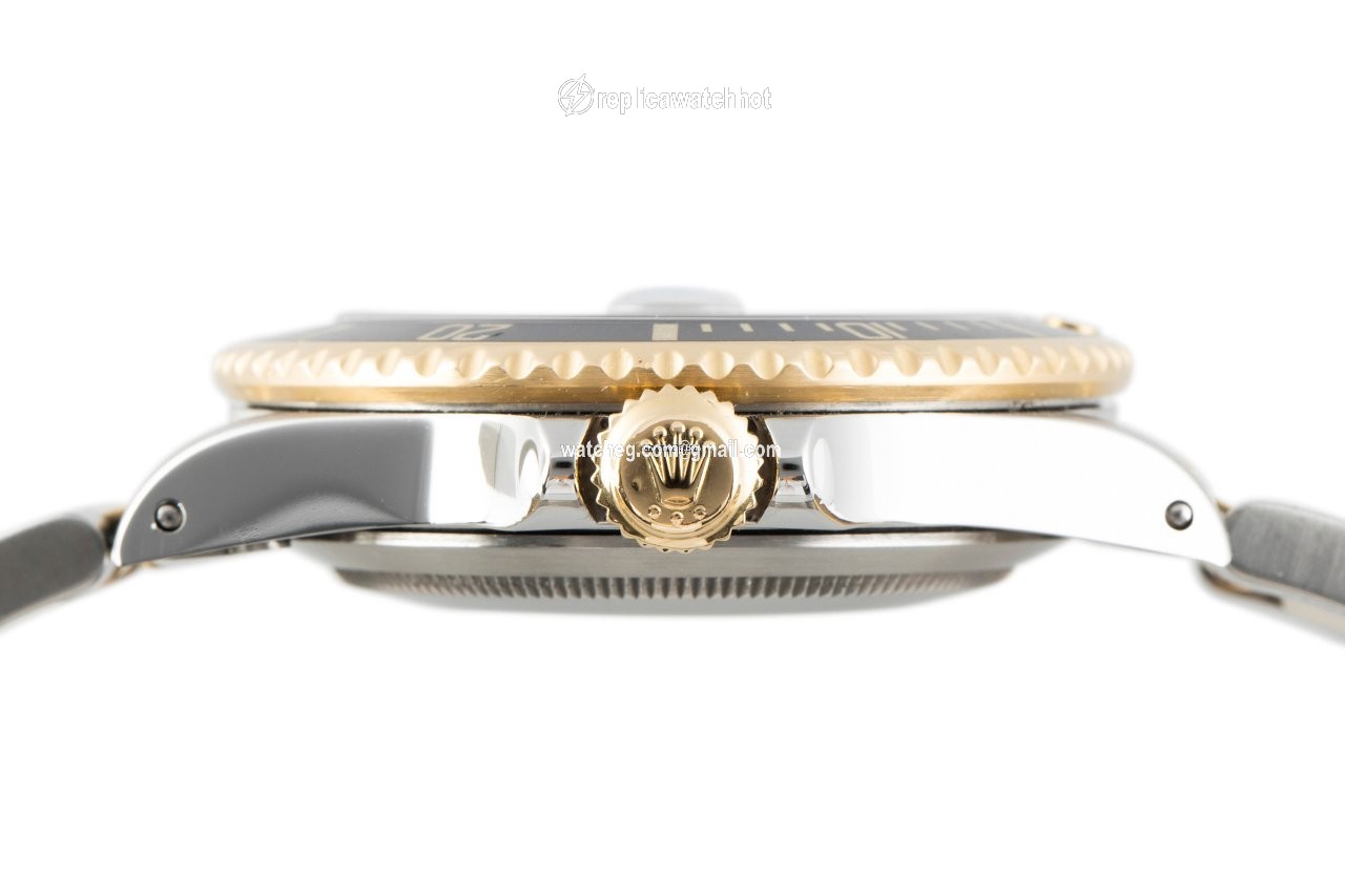 Rolex Submariner Date Mens watch Unisex Gold Steel Automatic 16803 5