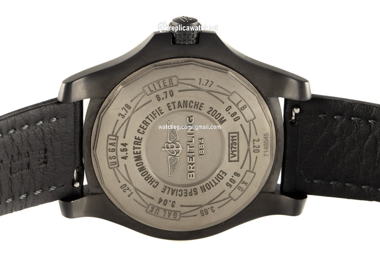 Breitling Avenger Blackbird 44 Mens watch Unisex Automatic Titanium V17311 5