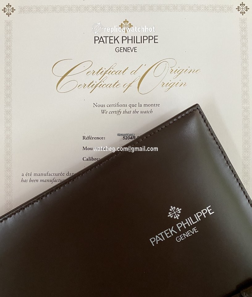 Patek Philippe Perpetual Calendar Chronograph Manual winding Rose gold 5204R 5