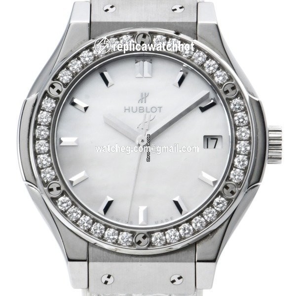Hublot Classic Fusion Quartz Womens watch Quartz Titanium 581.NE.6070.LR.1204.JPN16 5