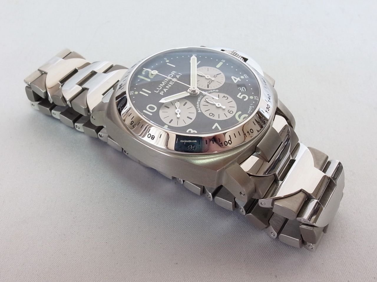 Panerai Luminor Chrono Mens watch Unisex Automatic Titanium PAM00122 5