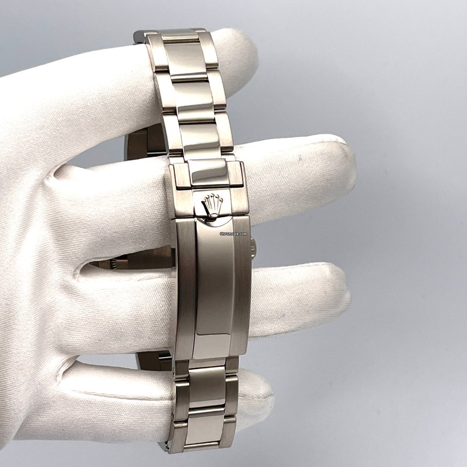 Rolex Submariner Date Mens watch Unisex White gold Automatic 116619LB 5