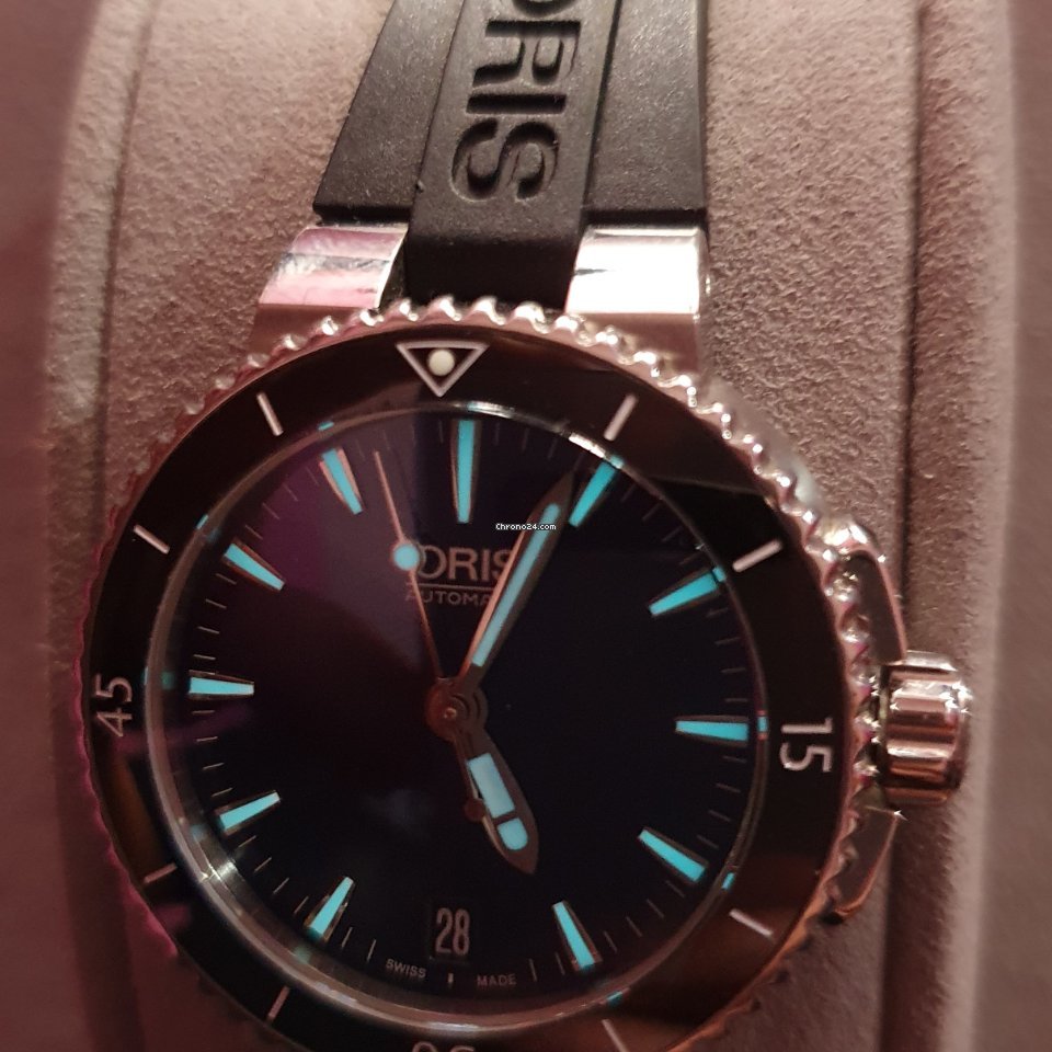 Oris Aquis Date Womens watch Automatic Steel 01 733 7652 4135-07 4 18 34 5